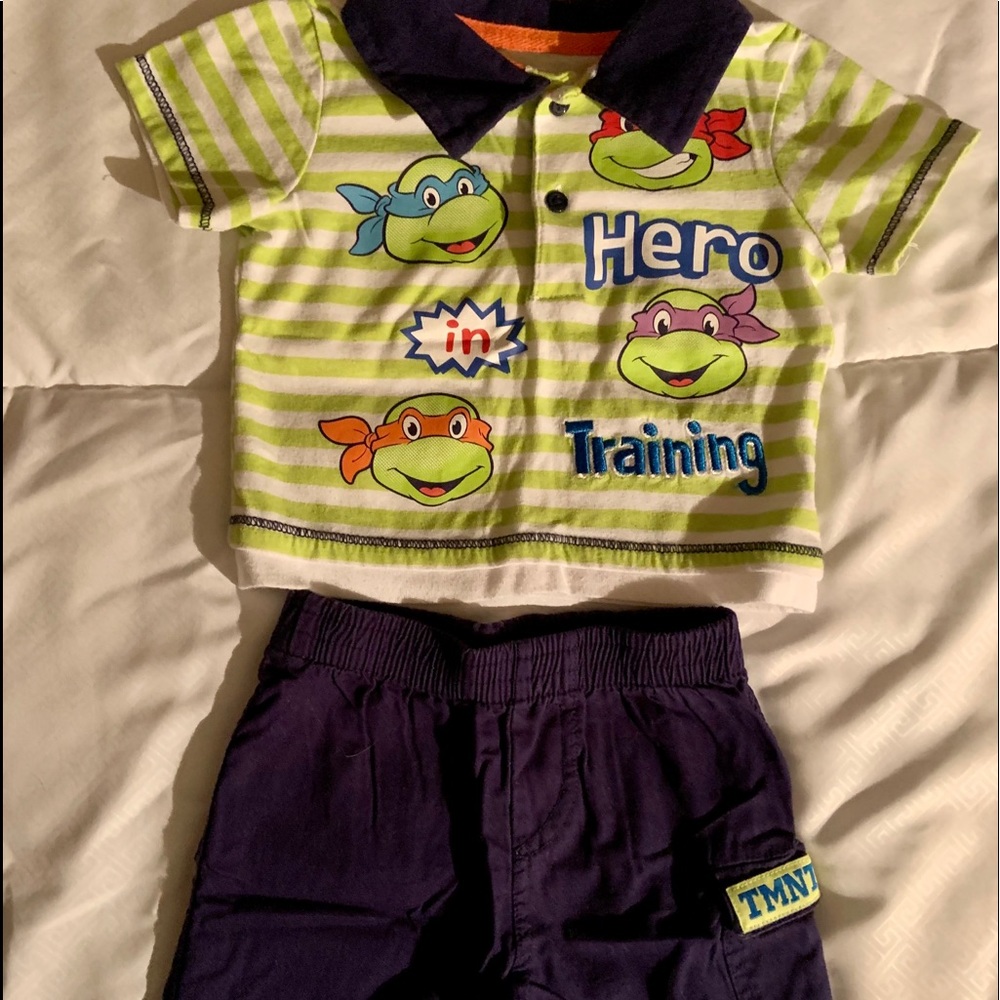 Nickelodeon TMNT shirt & shorts